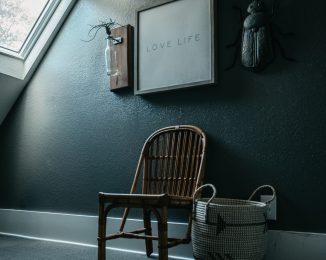 brown-padded-chair-2495555